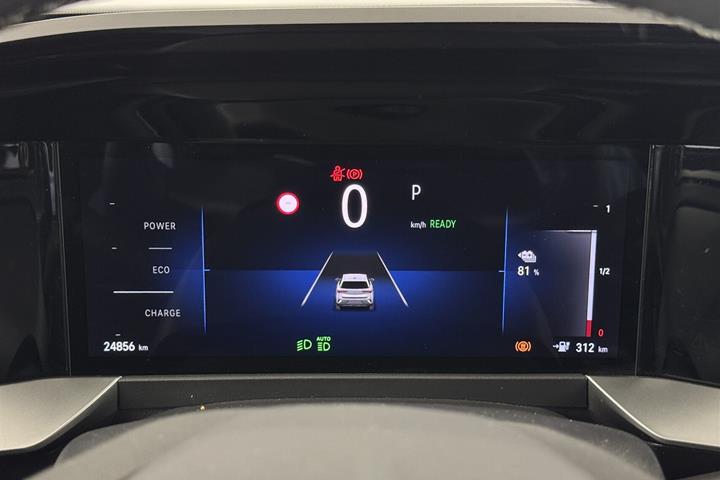 Blå Opel Mokka-e fra 2025
