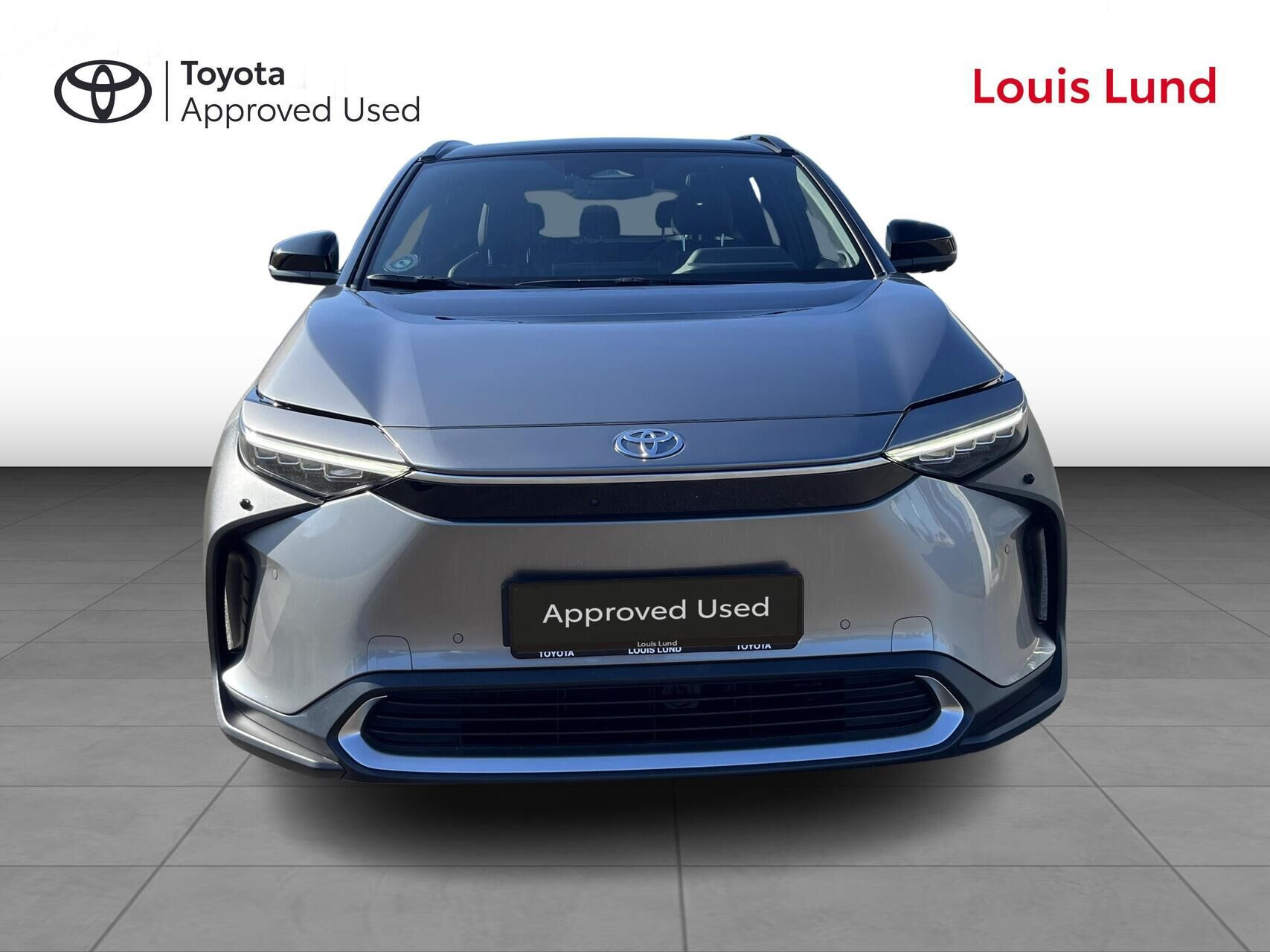 Grå Toyota BZ4X fra 2025