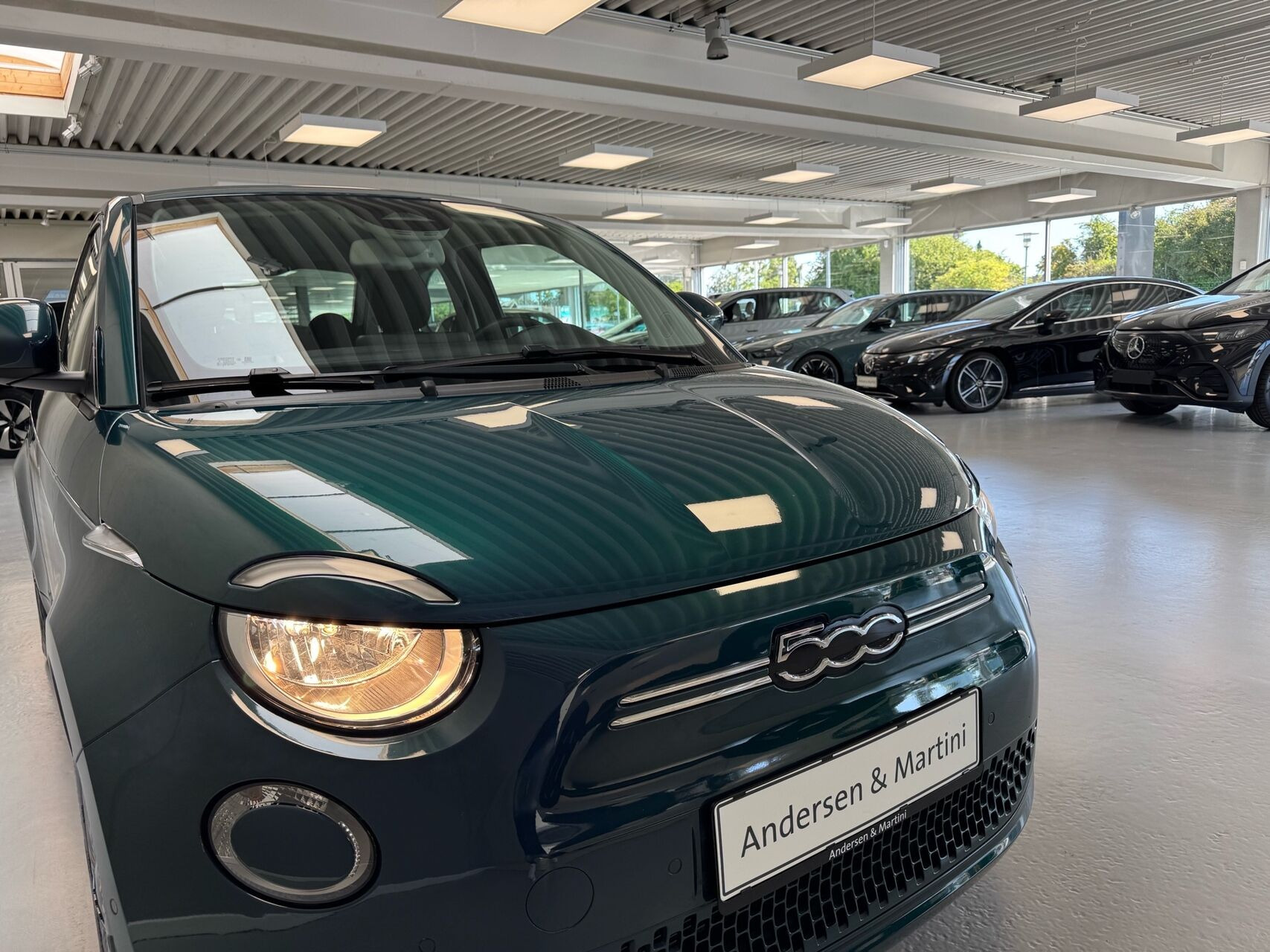 Grøn Fiat 500e fra 2023