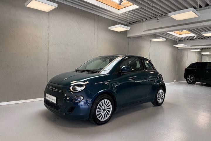 Grøn Fiat 500e fra 2023