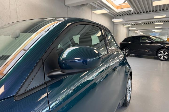 Grøn Fiat 500e fra 2023