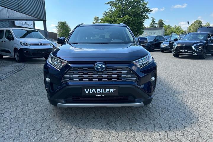 Blå Toyota RAV4 fra 2019