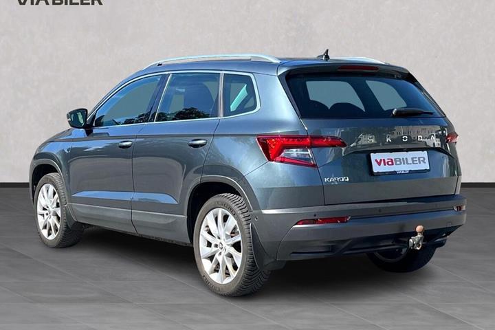 Grå Skoda Karoq fra 2022