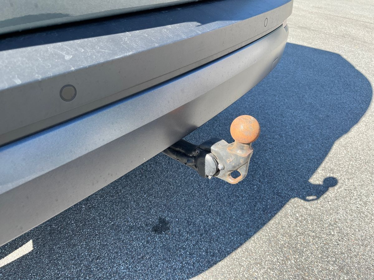 Grå Skoda Karoq fra 2022