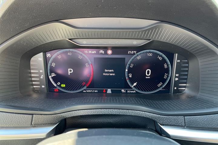 Grå Skoda Karoq fra 2022