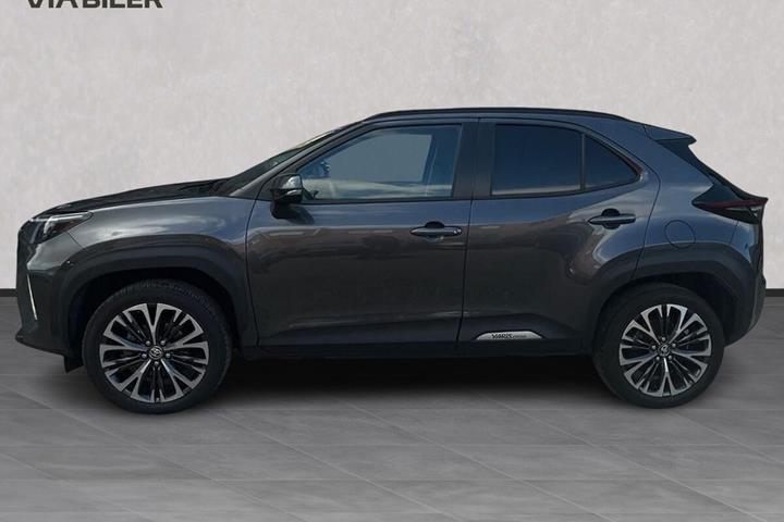 Grå Toyota Yaris Cross fra 2024