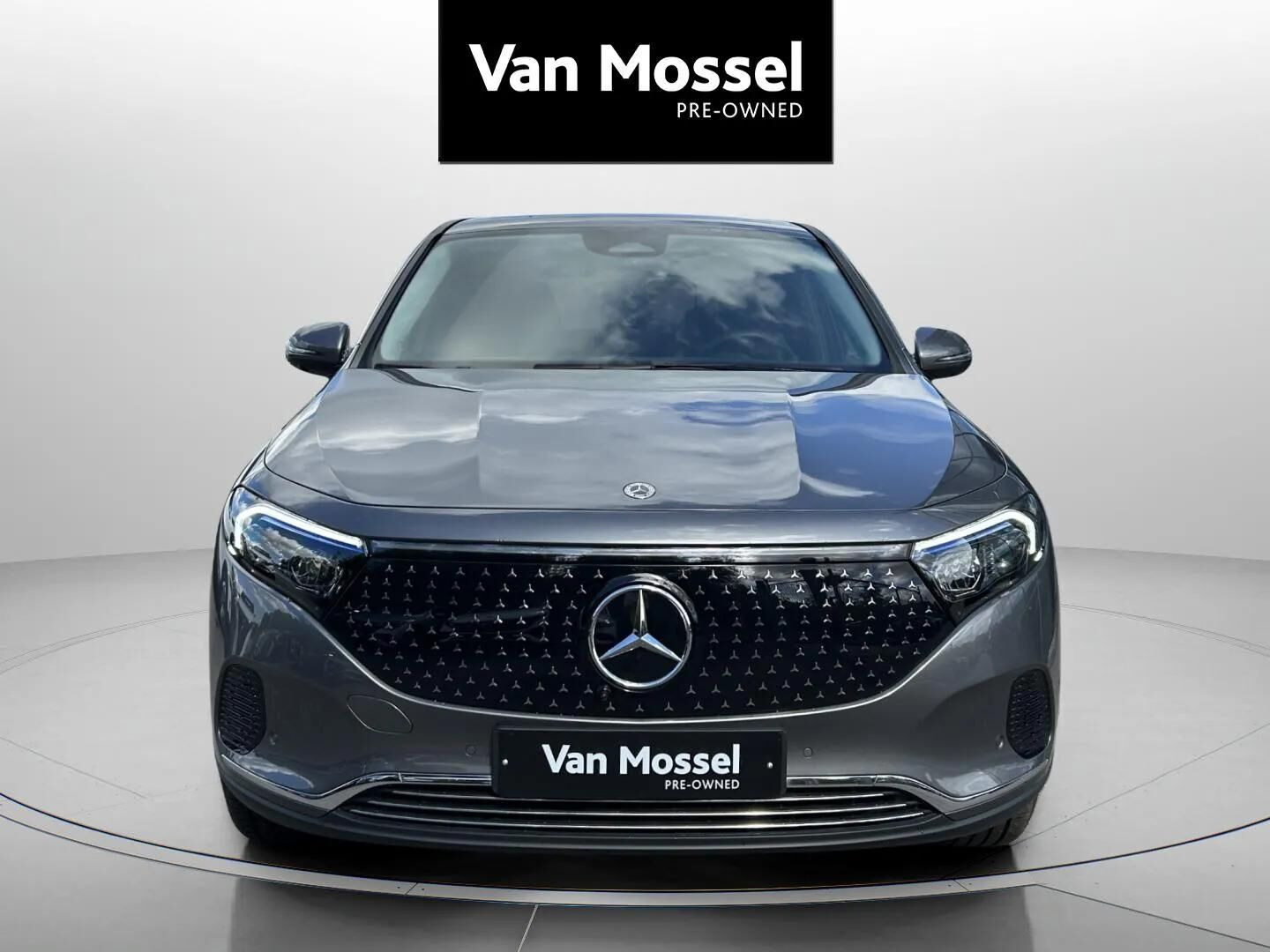 Grå Mercedes EQA 250+ fra 2025
