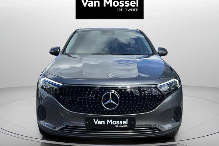 Grå Mercedes EQA 250+ fra 2025
