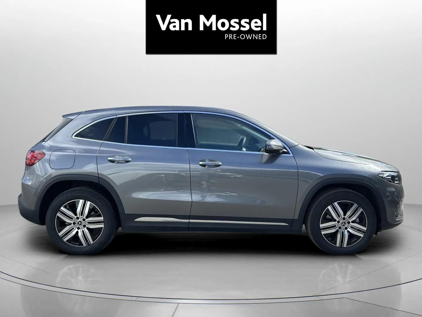 Grå Mercedes EQA 250+ fra 2025