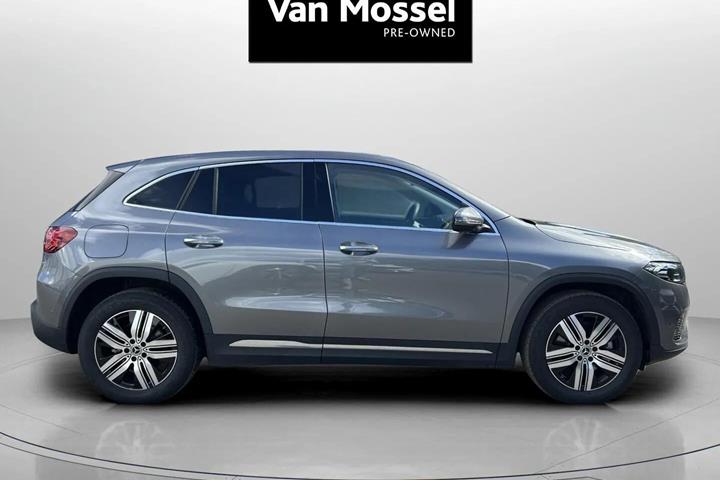 Grå Mercedes EQA 250+ fra 2025