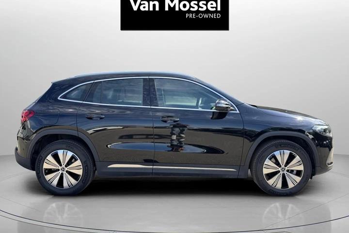 Sort Mercedes EQA 250 fra 2024