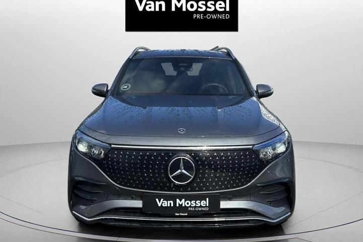 Grå Mercedes EQB 250+ fra 2025