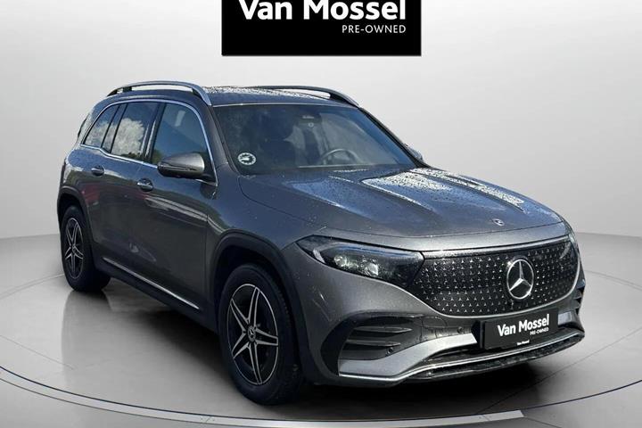Grå Mercedes EQB 250+ fra 2025
