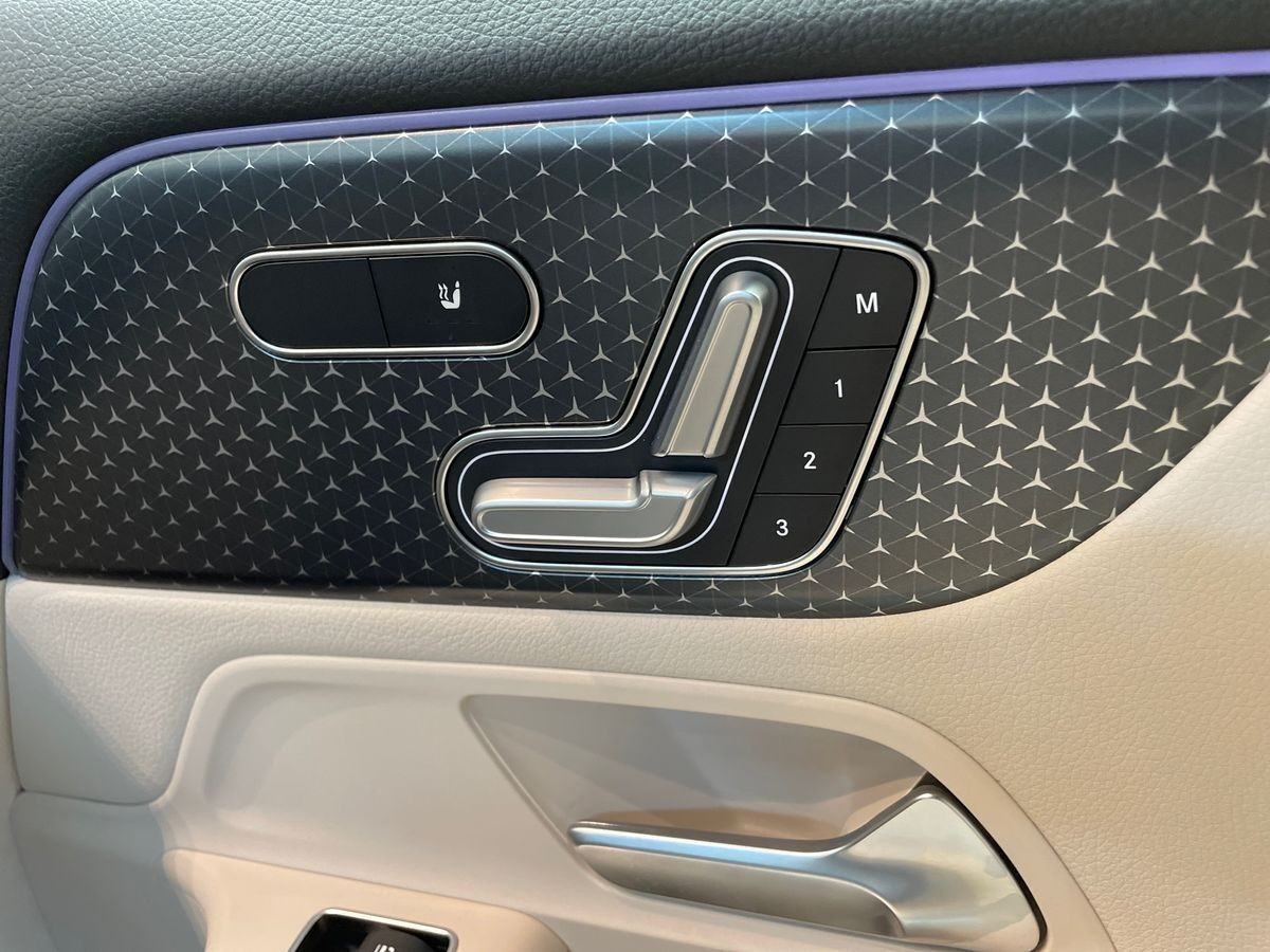 Hvid Mercedes EQA250+ fra 2025