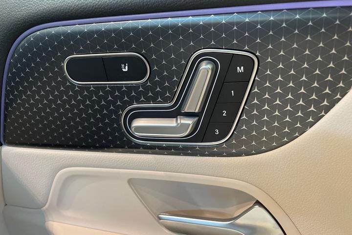 Hvid Mercedes EQA250+ fra 2025