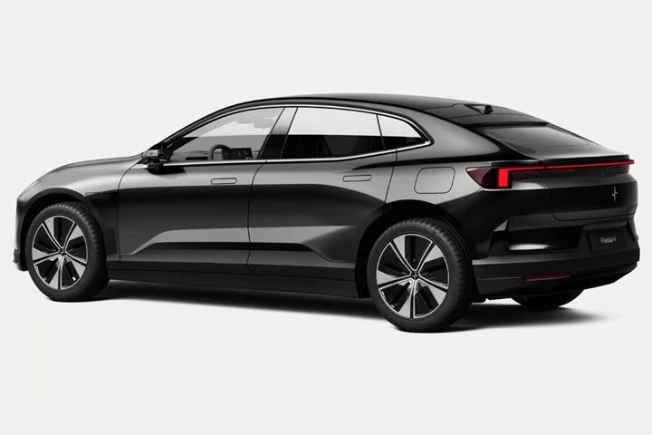 Sort Polestar 4 fra 2026