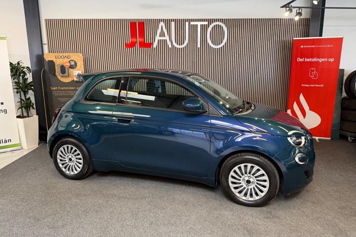 Blå Fiat 500e fra 2024