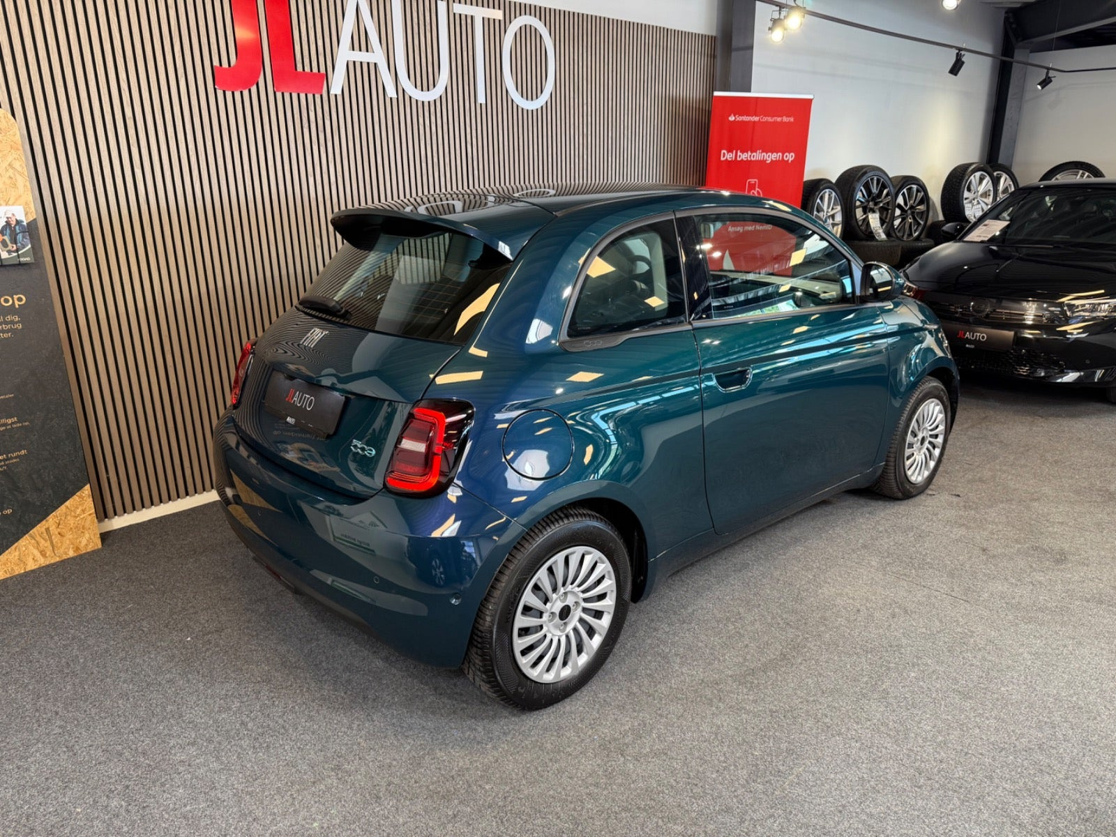 Blå Fiat 500e fra 2024