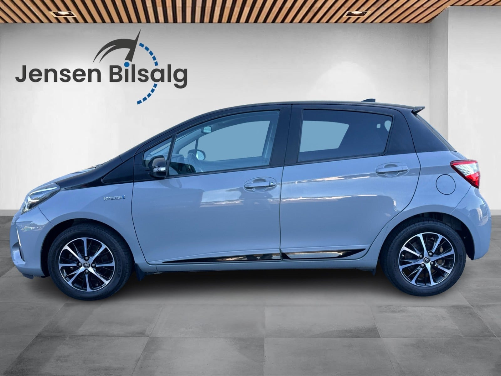 Sort Toyota Yaris fra 2020