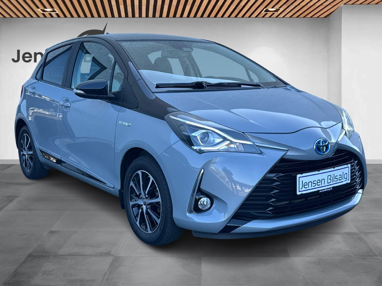 Sort Toyota Yaris fra 2020