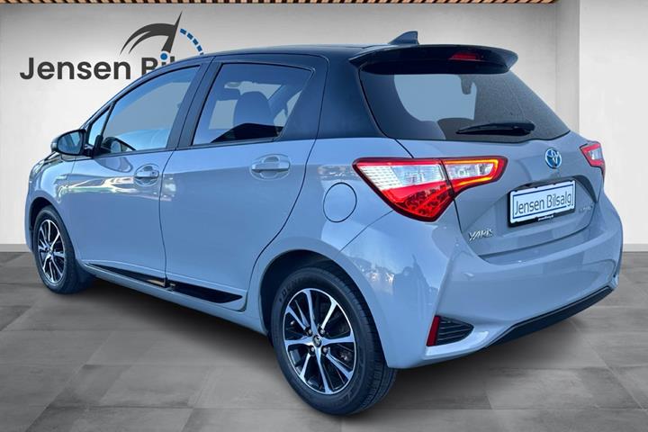 Sort Toyota Yaris fra 2020