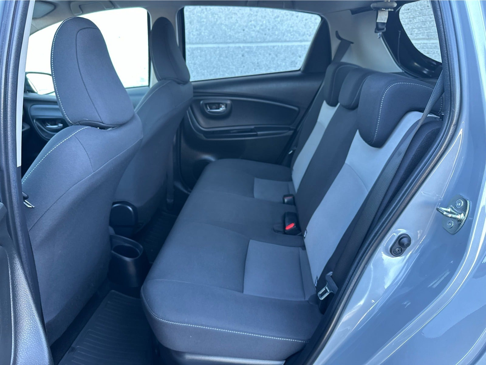 Sort Toyota Yaris fra 2020