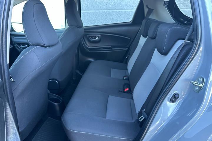 Sort Toyota Yaris fra 2020