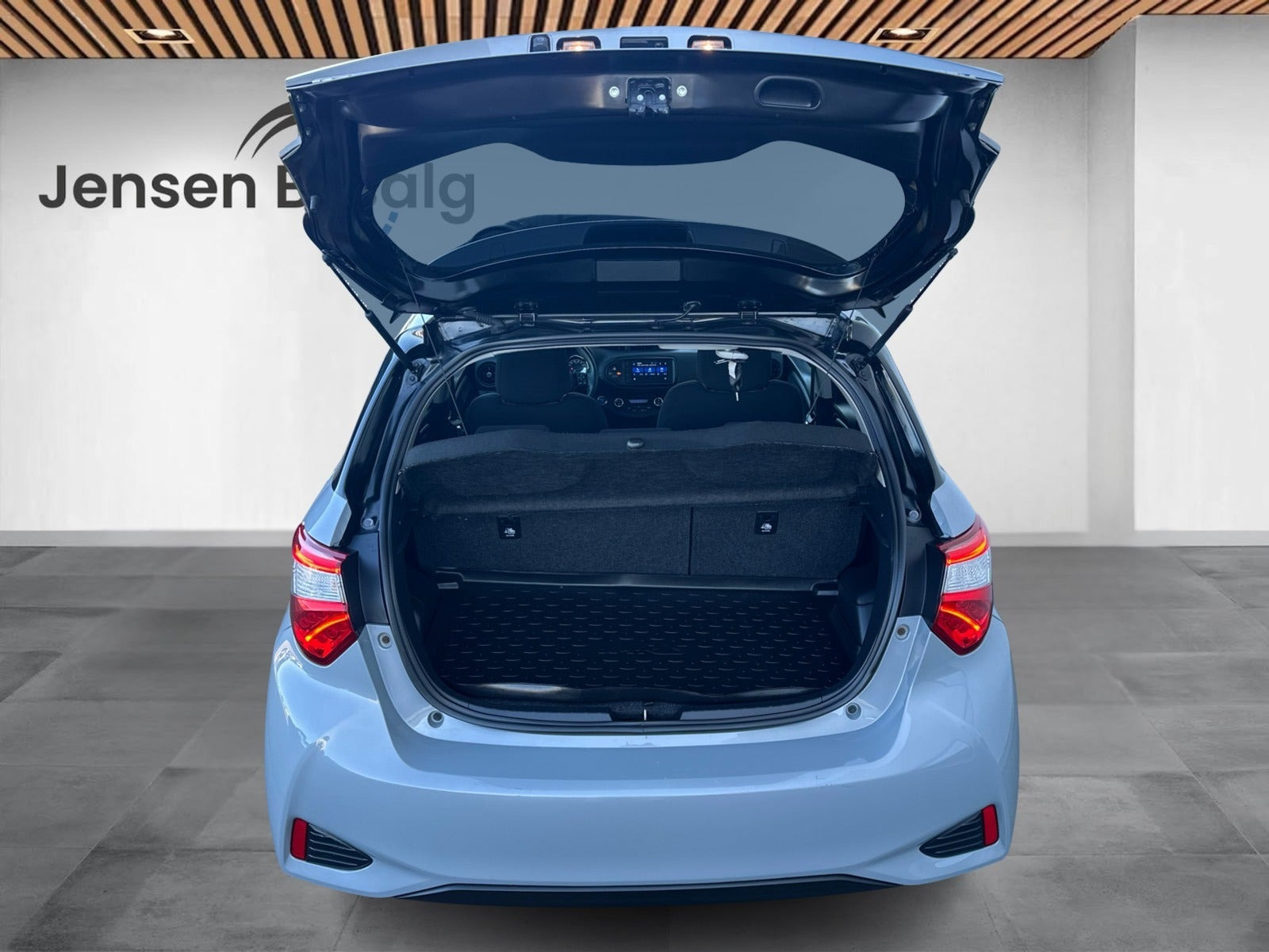 Sort Toyota Yaris fra 2020