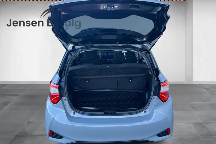 Sort Toyota Yaris fra 2020