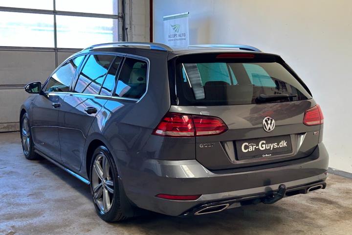 Rød VW Golf VII fra 2017