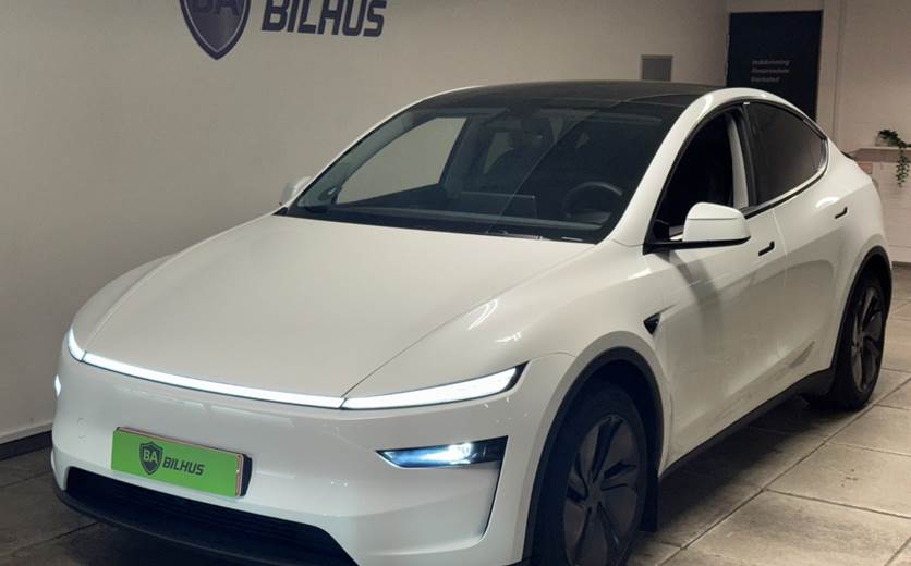 Tesla Model Y Premium Long Range RWD
