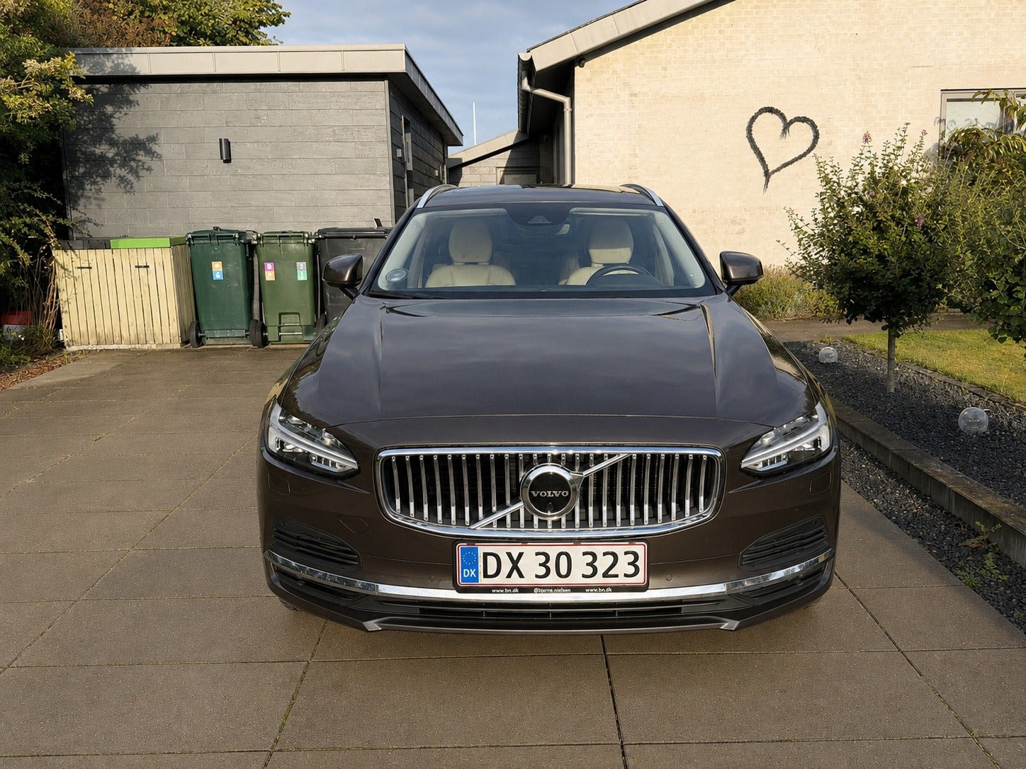 Grå Volvo V90 fra 2022