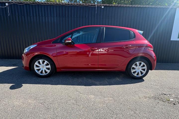 undefined Peugeot 208 fra 2016