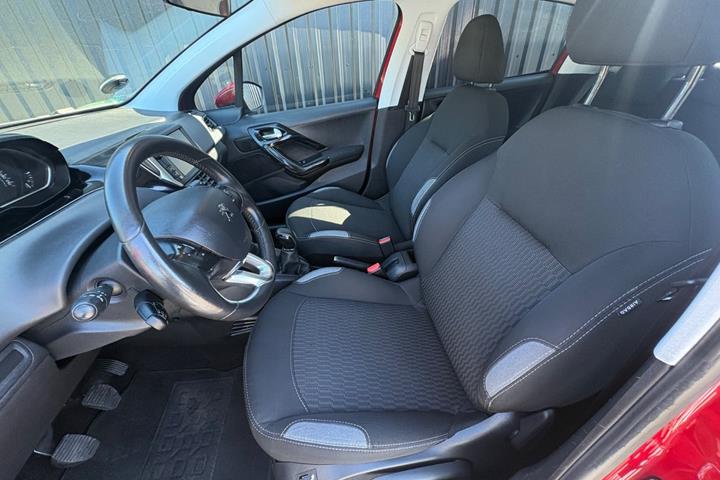 undefined Peugeot 208 fra 2016