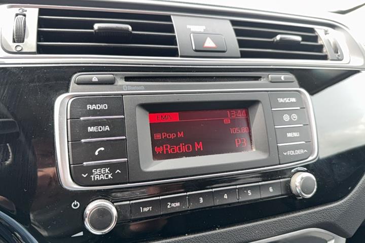 Grå Kia Rio fra 2015