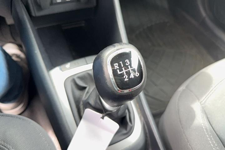 Grå Kia Rio fra 2015