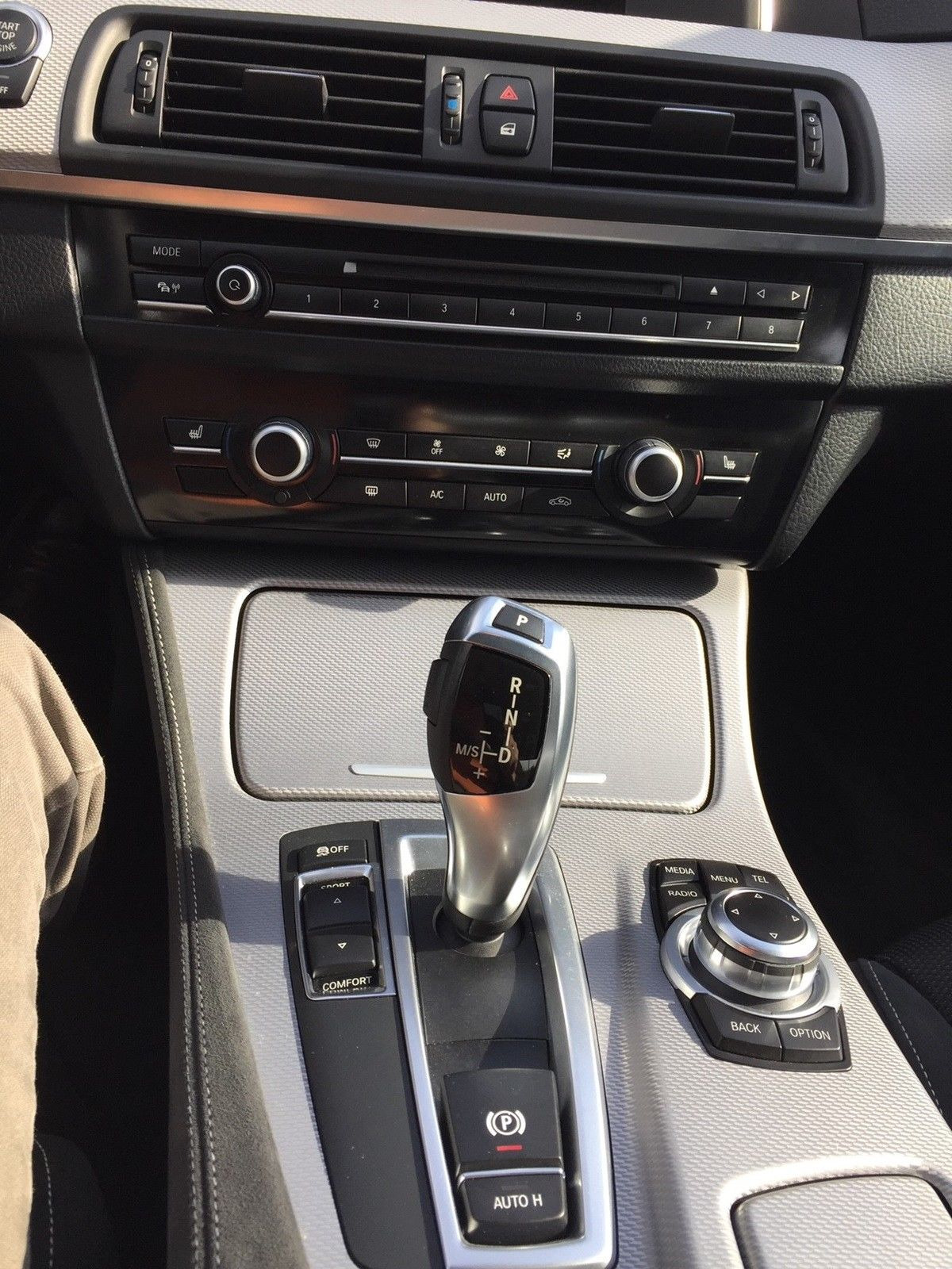 Sort BMW 5-Serie fra 2013
