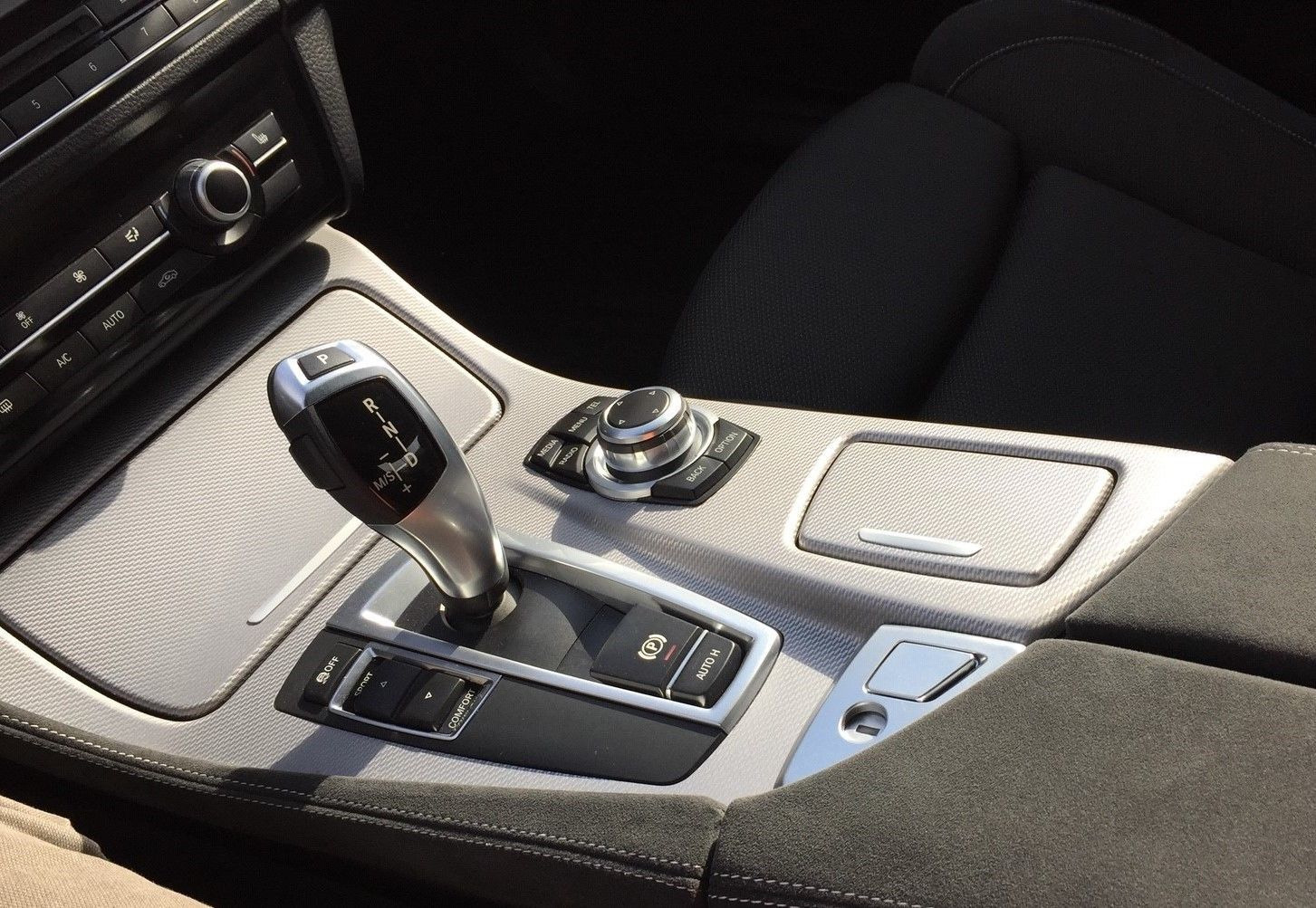 Sort BMW 5-Serie fra 2013