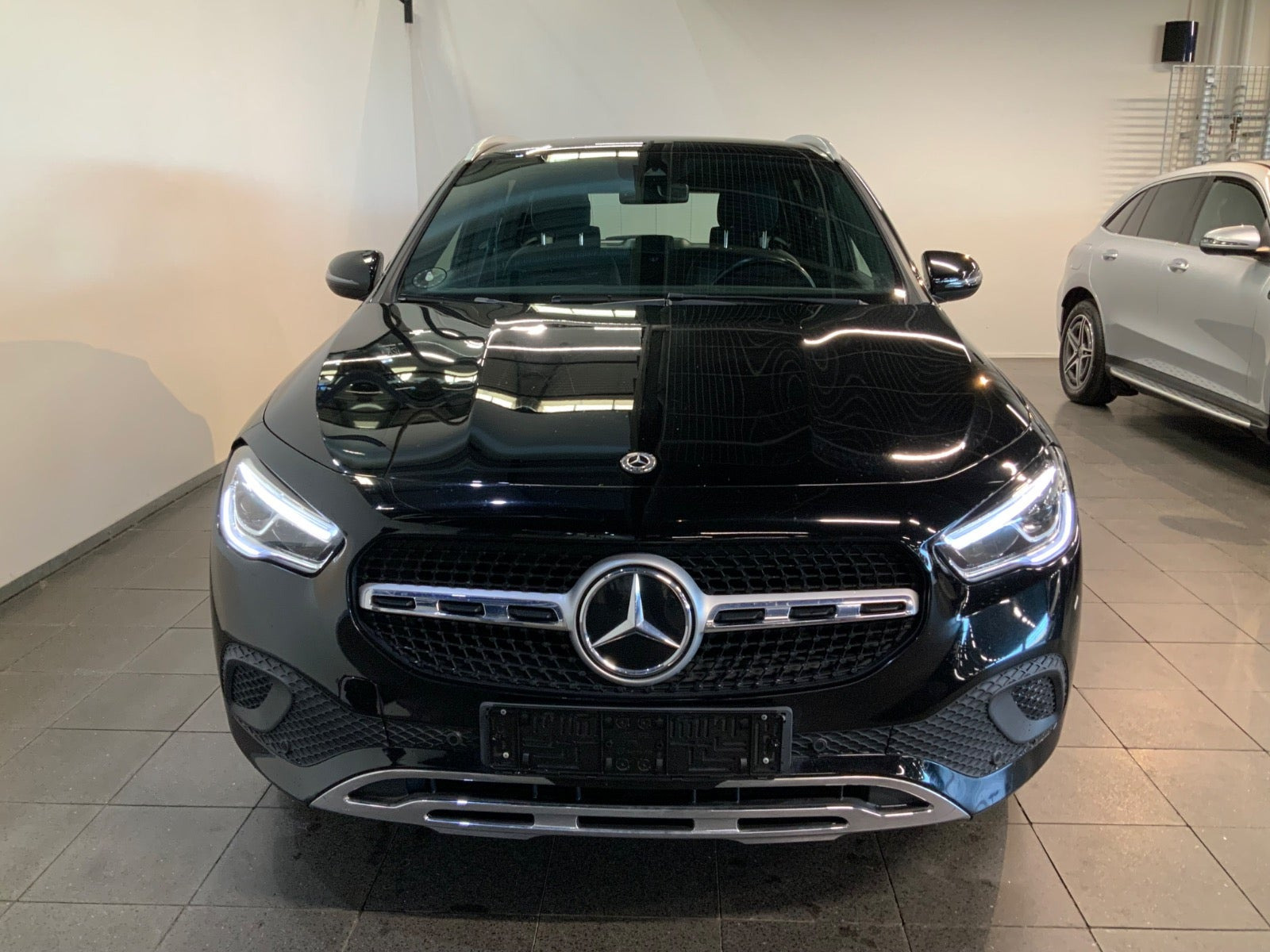 Sort Mercedes GLA200 fra 2021