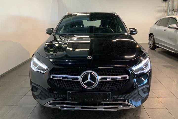 Sort Mercedes GLA200 fra 2021