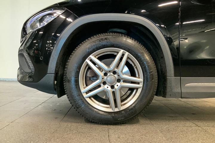 Sort Mercedes GLA200 fra 2021