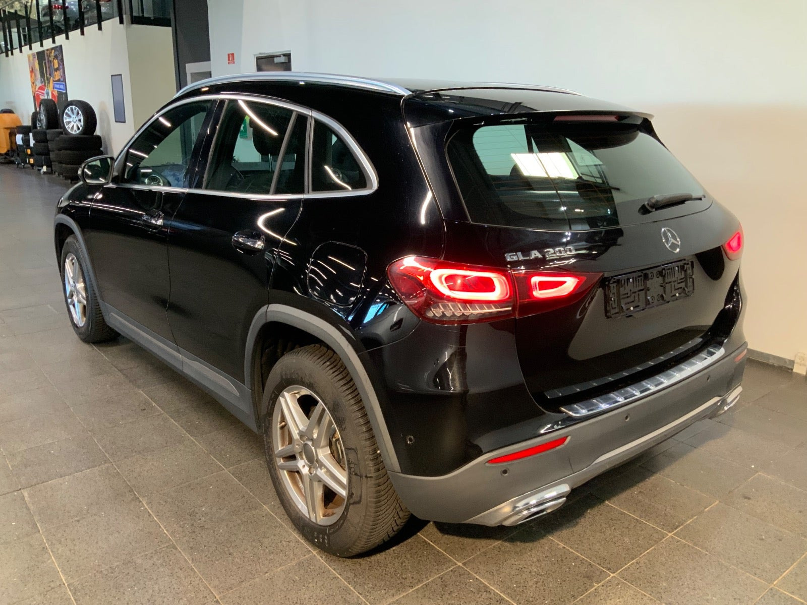 Sort Mercedes GLA200 fra 2021