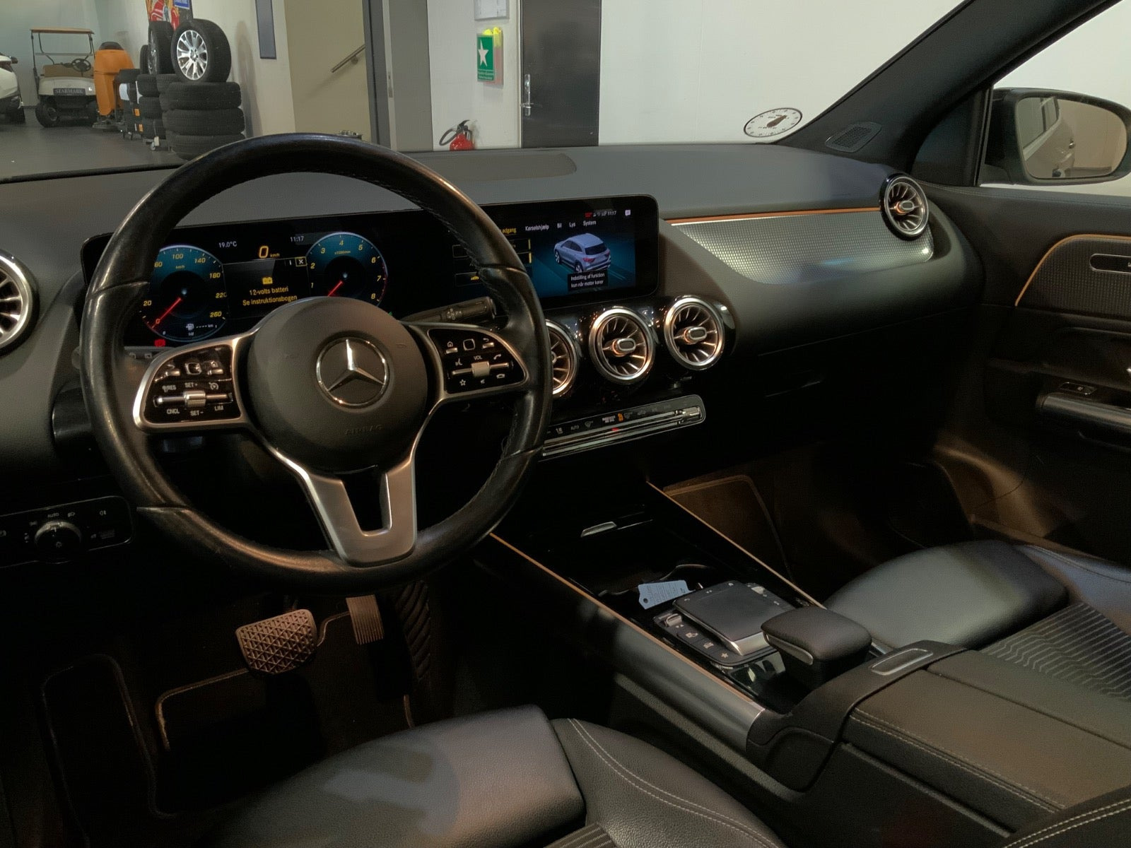 Sort Mercedes GLA200 fra 2021
