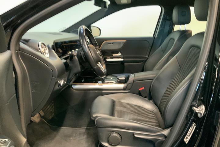 Sort Mercedes GLA200 fra 2021