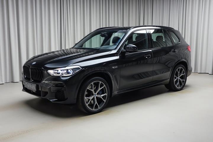 Sort BMW X5 fra 2022