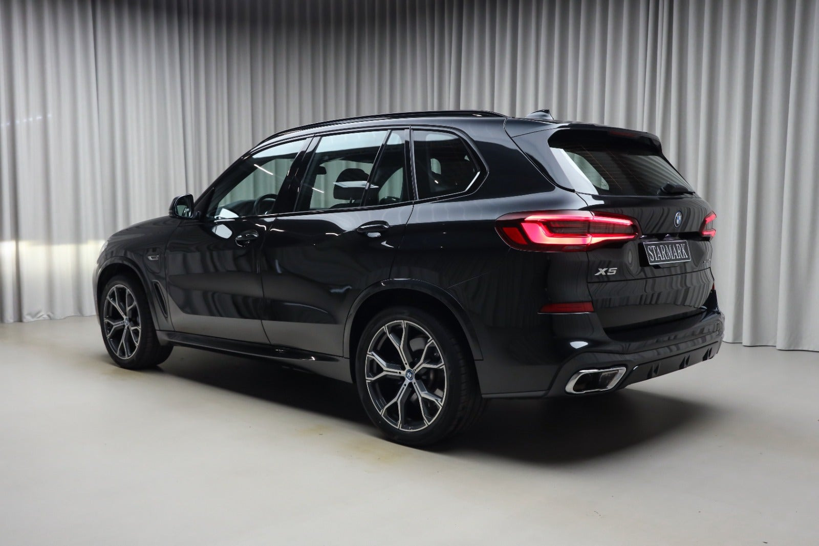 Sort BMW X5 fra 2022