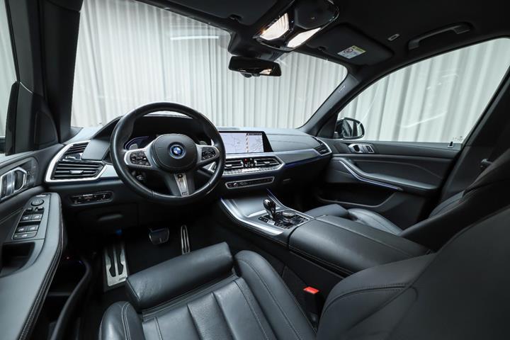 Sort BMW X5 fra 2022