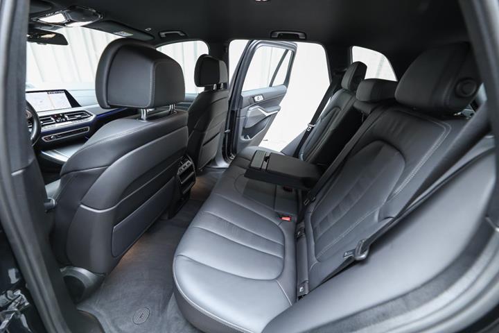 Sort BMW X5 fra 2022