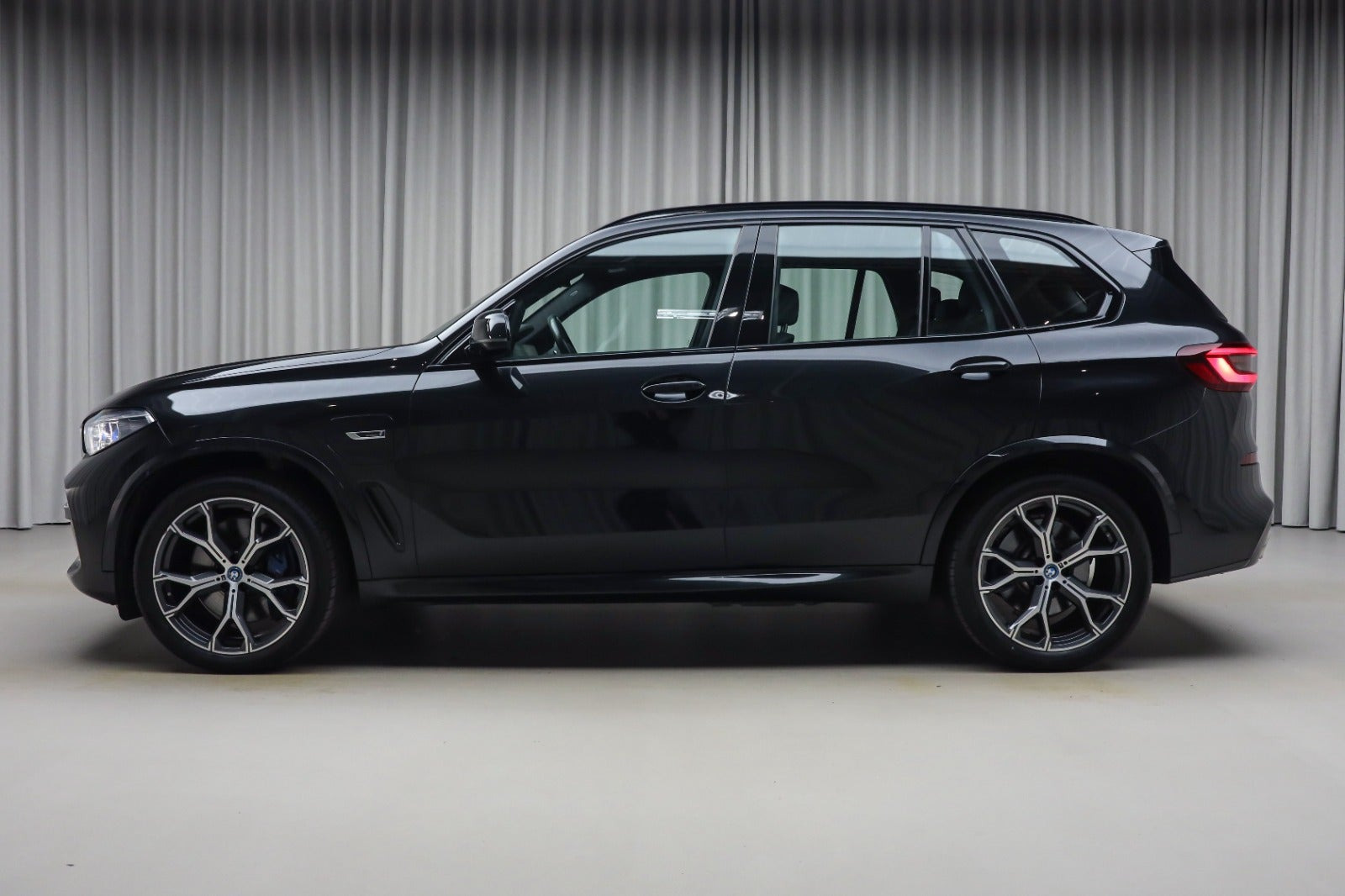 Sort BMW X5 fra 2022