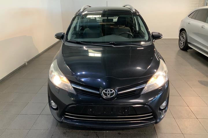 Sort Toyota Verso fra 2014